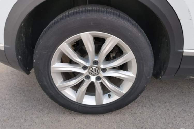 Used Volkswagen T-ROC 2020 230TSI DSG Two-Wheel Drive Advanced Version Right Rear Wheel Hub
