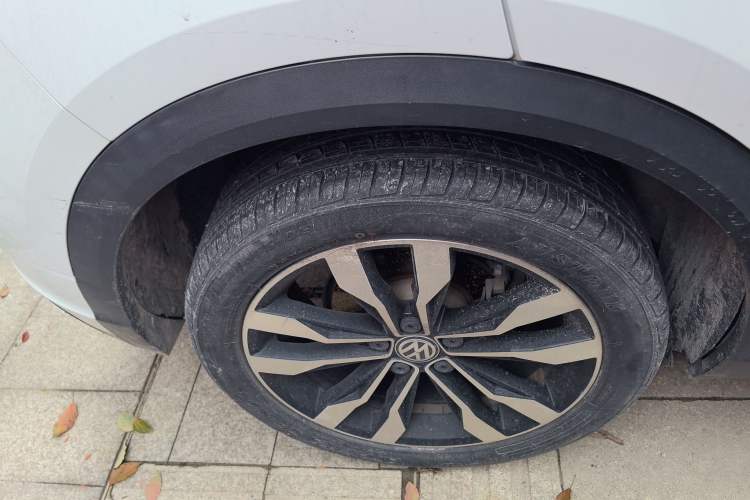 Used Volkswagen T-ROC 2020 280TSI DSG Two-Wheel Drive R-Line Pro Right Rear Wheel Hub