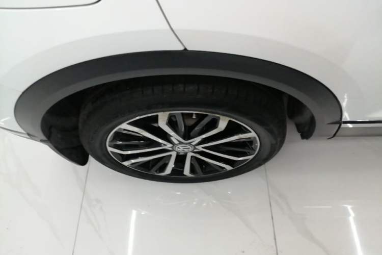 Used Volkswagen T-ROC 2020 280TSI DSG Two-Wheel Drive Comfort Version Right Rear Wheel Hub