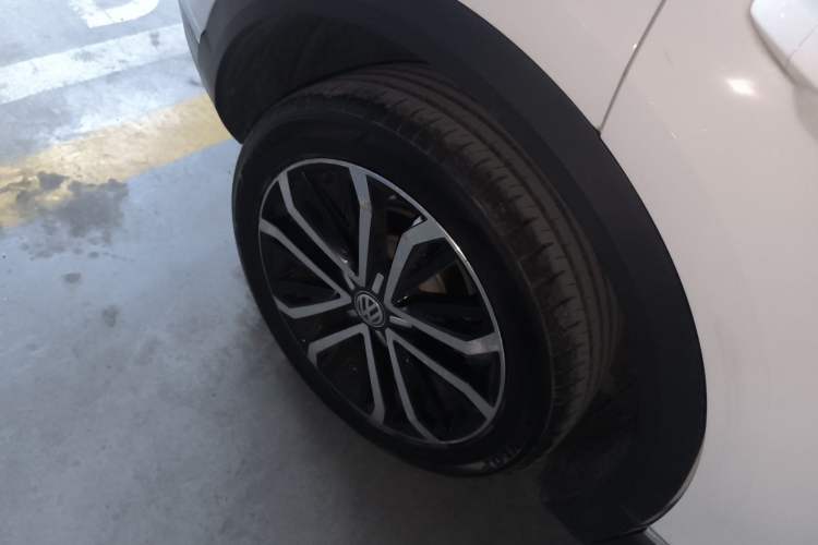 Used Volkswagen T-ROC 2020 280TSI DSG Two-Wheel Drive Comfort Version Right Rear Wheel Hub