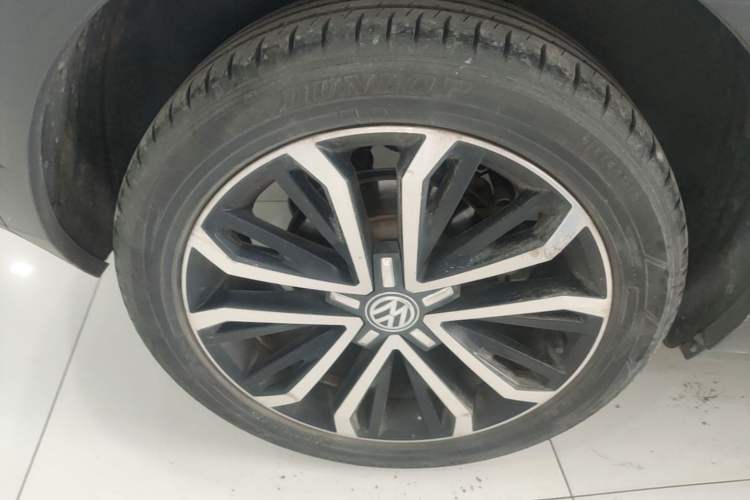 Used Volkswagen T-ROC 2020 280TSI DSG Two-Wheel Drive Comfort Version Right Rear Wheel Hub