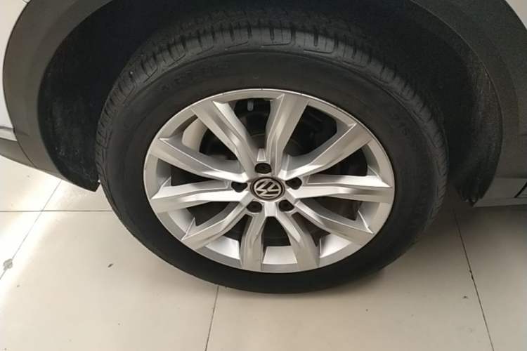 Used Volkswagen T-ROC 2020 230TSI DSG Two-Wheel Drive Advanced Version Right Rear Wheel Hub