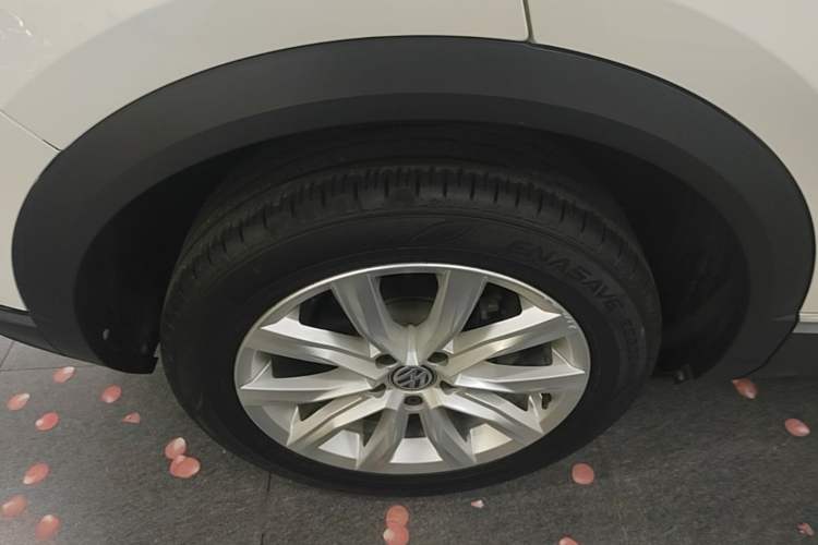 Used Volkswagen T-ROC 2020 280TSI DSG Two-Wheel-Drive Elite Version Right Rear Wheel Hub