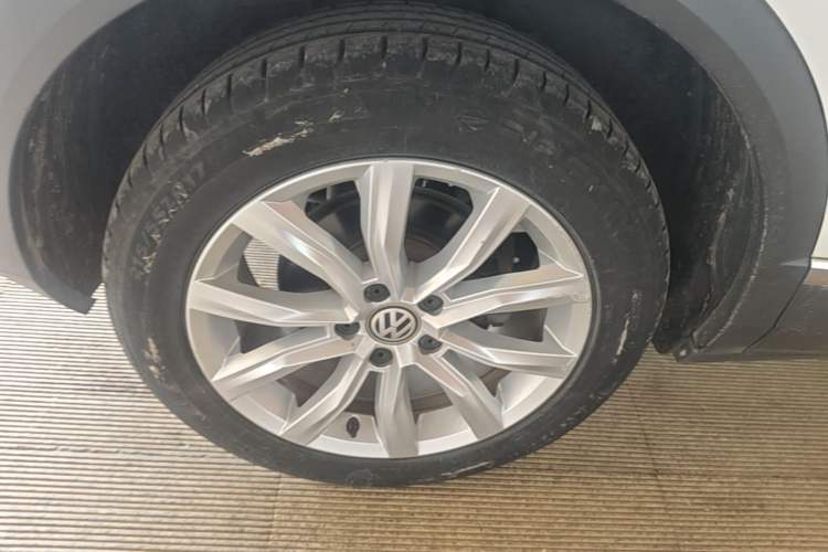 Used Volkswagen T-ROC 2020 280TSI DSG Two-Wheel-Drive Elite Version Right Rear Wheel Hub