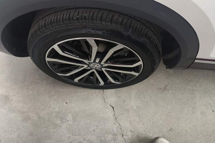 Used Volkswagen T-ROC 2020 280TSI DSG Two-Wheel Drive Comfort Version Right Rear Wheel Hub