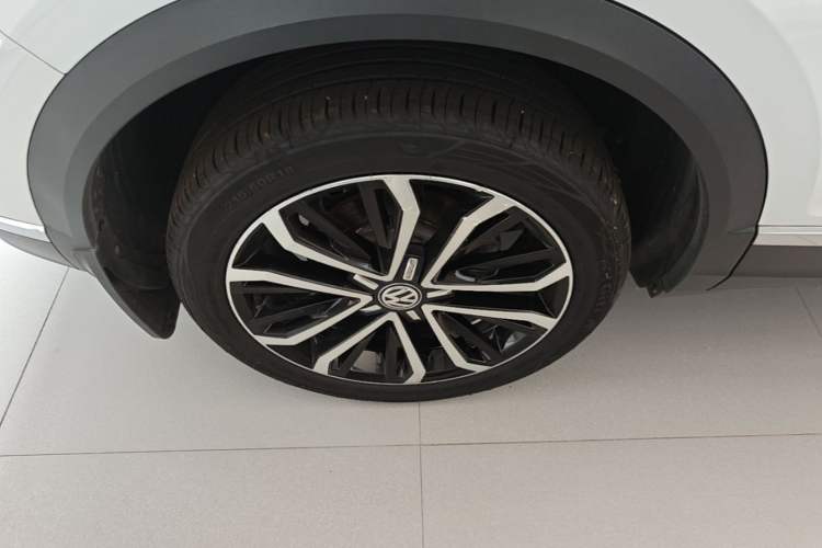 Used Volkswagen T-ROC 2020 280TSI DSG Two-Wheel Drive Comfort Version Right Rear Wheel Hub