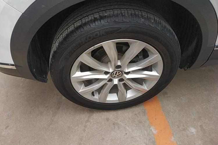 Used Volkswagen T-ROC 2020 230TSI DSG Two-Wheel Drive Advanced Version Right Rear Wheel Hub