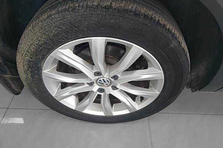 Used Volkswagen T-ROC 2020 230TSI DSG Two-Wheel Drive Advanced Version Right Rear Wheel Hub