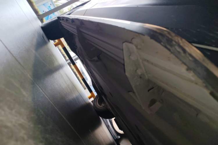 Used Volkswagen T-ROC 2020 280TSI DSG Two-Wheel-Drive Elite Version Right Side Sill