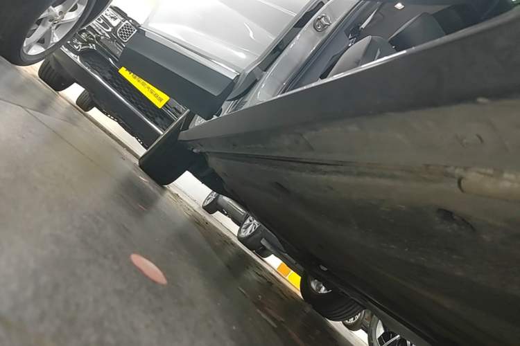 Used Volkswagen T-ROC 2020 280TSI DSG Two-Wheel-Drive Elite Version Right Side Sill