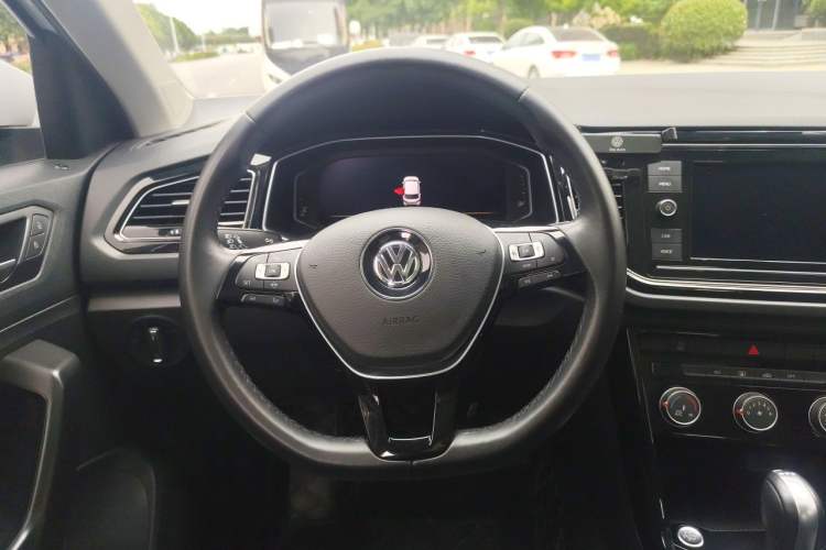 Used Volkswagen T-ROC 2020 280TSI DSG Two-Wheel Drive Comfort Version Steering Wheel