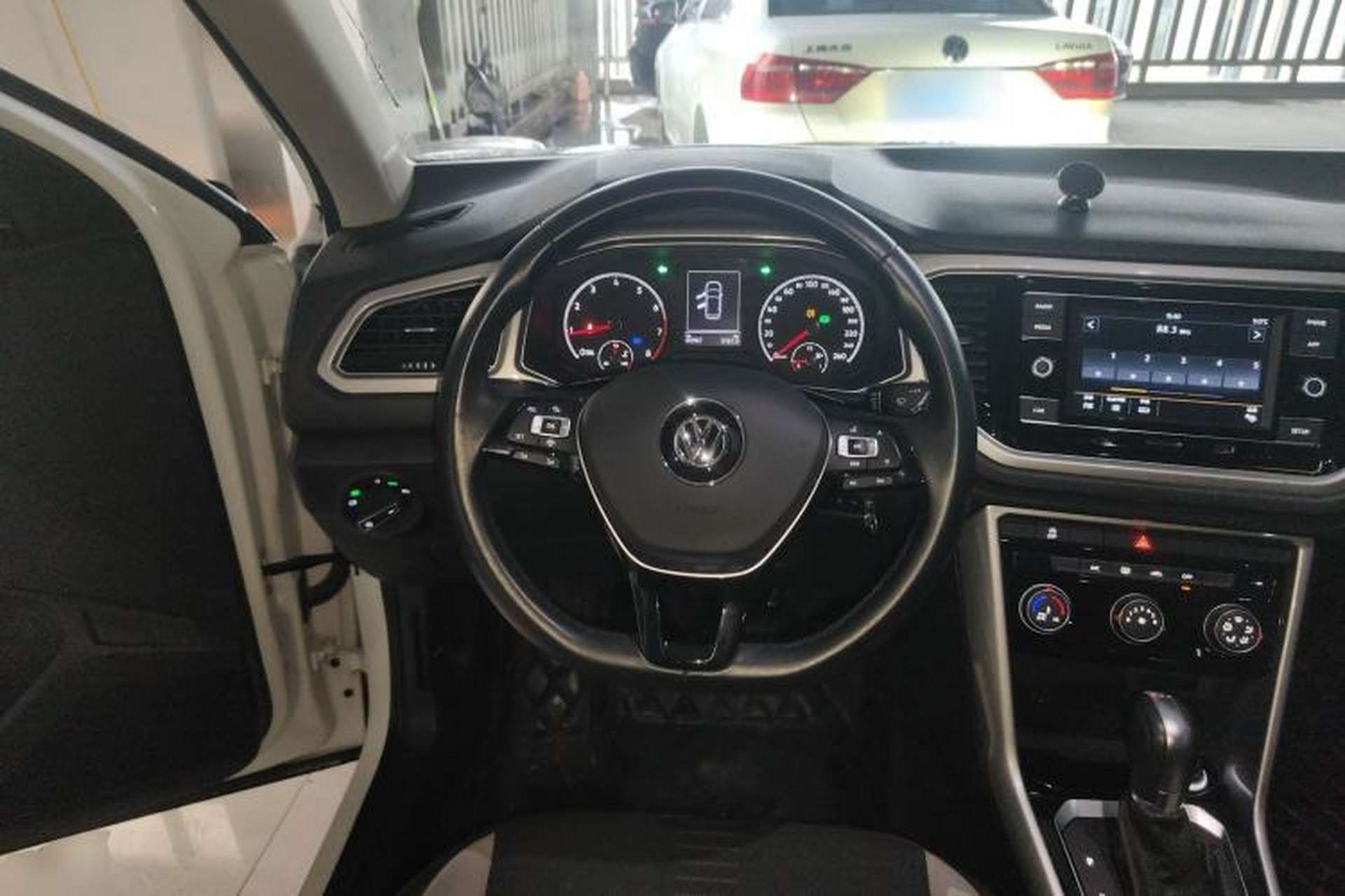 Used Volkswagen T-ROC 2020 230TSI DSG Two-Wheel Drive Advanced Version Steering Wheel