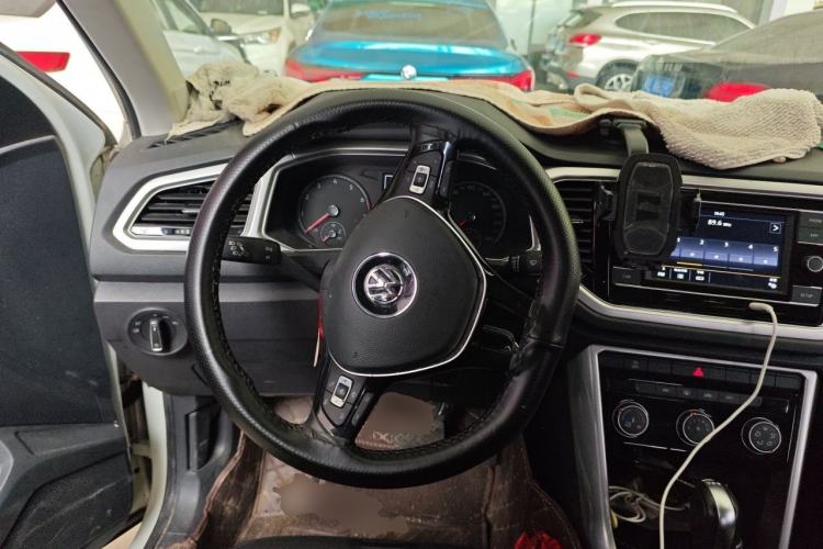 Used Volkswagen T-ROC 2020 230TSI DSG Two-Wheel Drive Advanced Version Steering Wheel