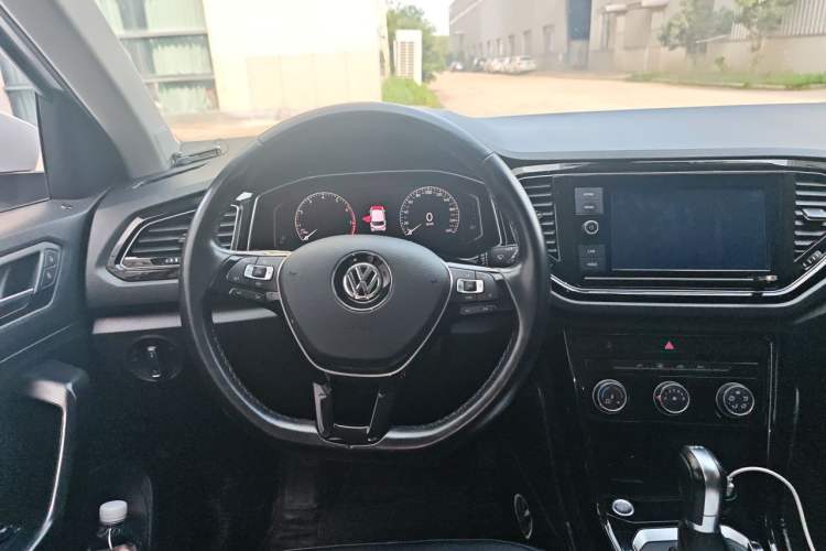 Used Volkswagen T-ROC 2020 280TSI DSG Two-Wheel Drive Comfort Version Steering Wheel