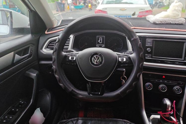 Used Volkswagen T-ROC 2020 230TSI DSG Two-Wheel Drive Advanced Version Steering Wheel