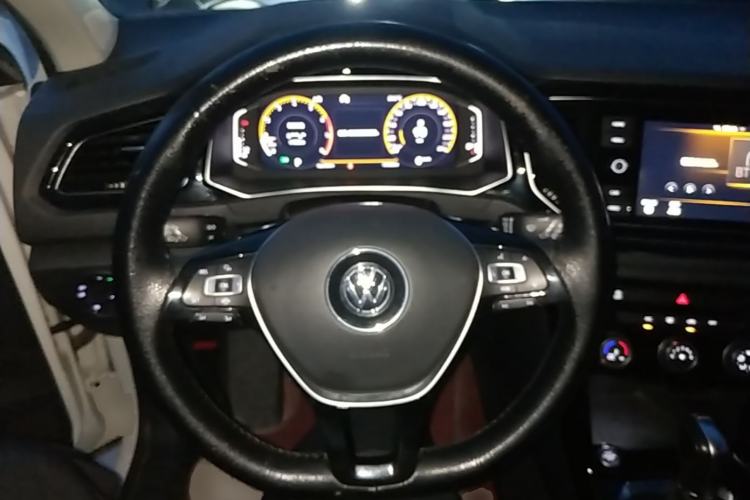 Used Volkswagen T-ROC 2020 280TSI DSG Two-Wheel Drive Comfort Version Steering Wheel