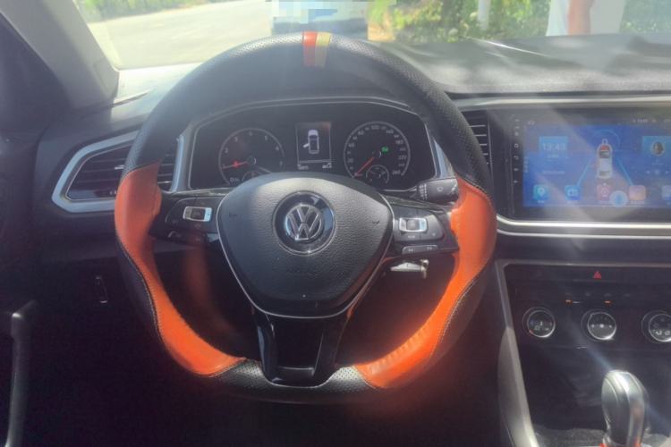 Used Volkswagen T-ROC 2020 230TSI DSG Two-Wheel Drive Advanced Version Steering Wheel