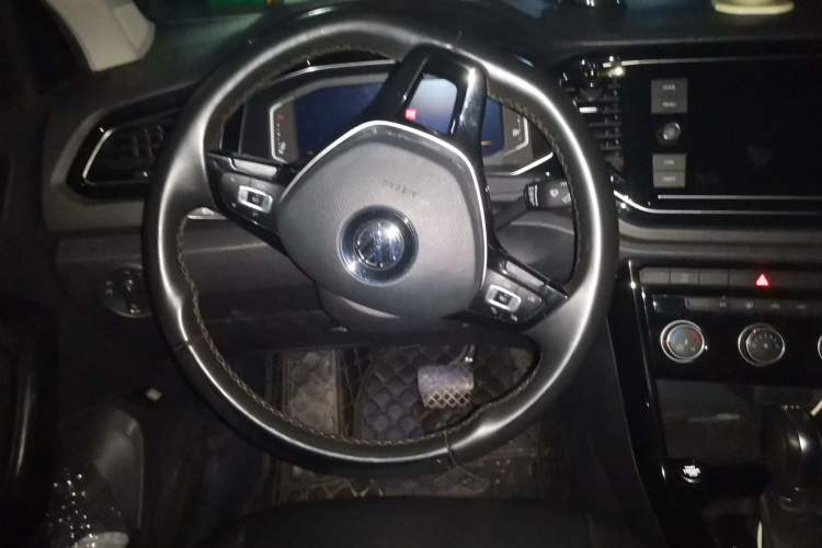 Used Volkswagen T-ROC 2020 280TSI DSG Two-Wheel Drive Comfort Version Steering Wheel