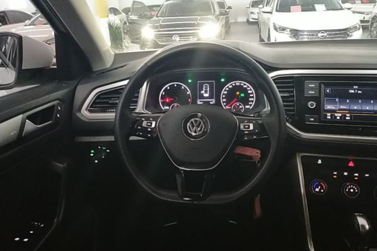 Used Volkswagen T-ROC 2020 230TSI DSG Two-Wheel Drive Advanced Version Steering Wheel