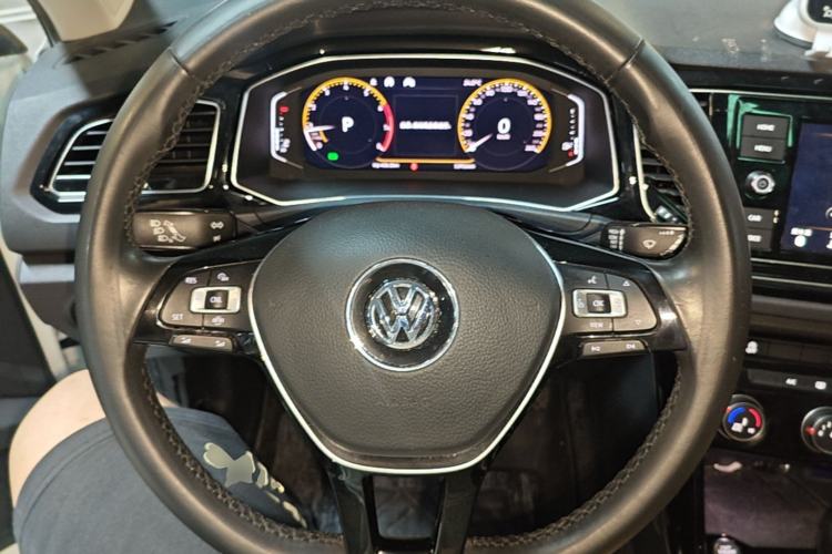 Used Volkswagen T-ROC 2020 280TSI DSG Two-Wheel Drive Comfort Version Steering Wheel