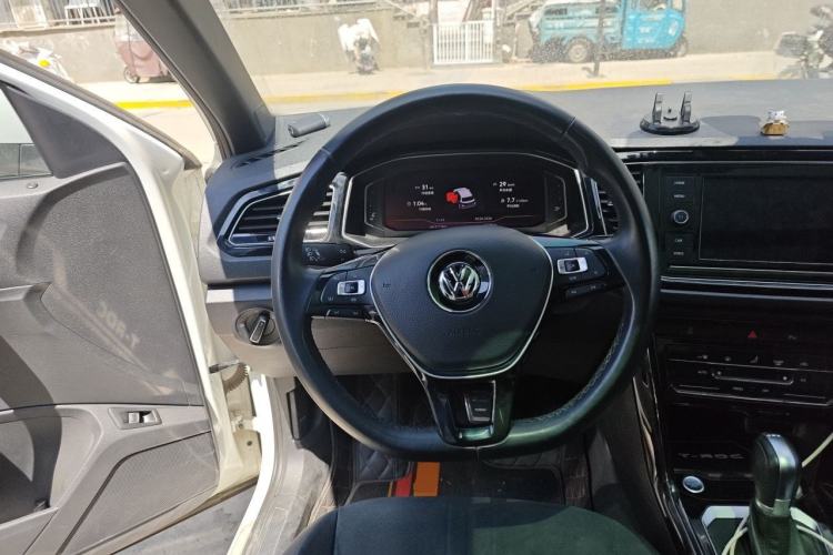 Used Volkswagen T-ROC 2020 280TSI DSG Two-Wheel-Drive Luxury Version Steering Wheel