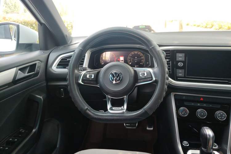 Used Volkswagen T-ROC 2020 280TSI DSG Two-Wheel Drive R-Line Pro Steering Wheel