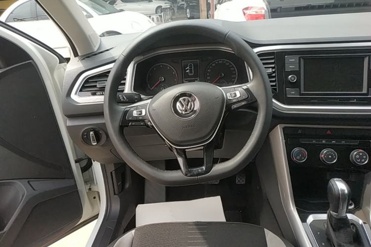 Used Volkswagen T-ROC 2020 230TSI DSG Two-Wheel Drive Advanced Version Steering Wheel