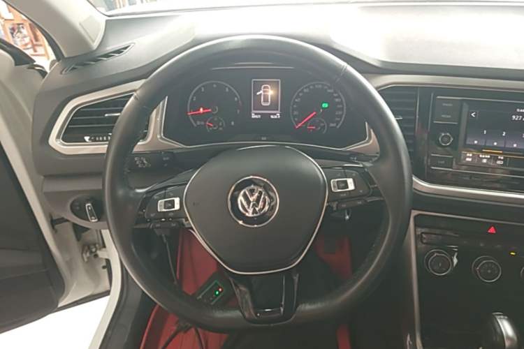 Used Volkswagen T-ROC 2020 230TSI DSG Two-Wheel Drive Advanced Version Steering Wheel