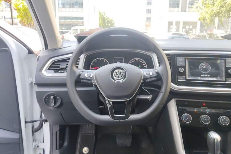 Used Volkswagen T-ROC 2020 230TSI DSG Two-Wheel Drive Advanced Version Steering Wheel