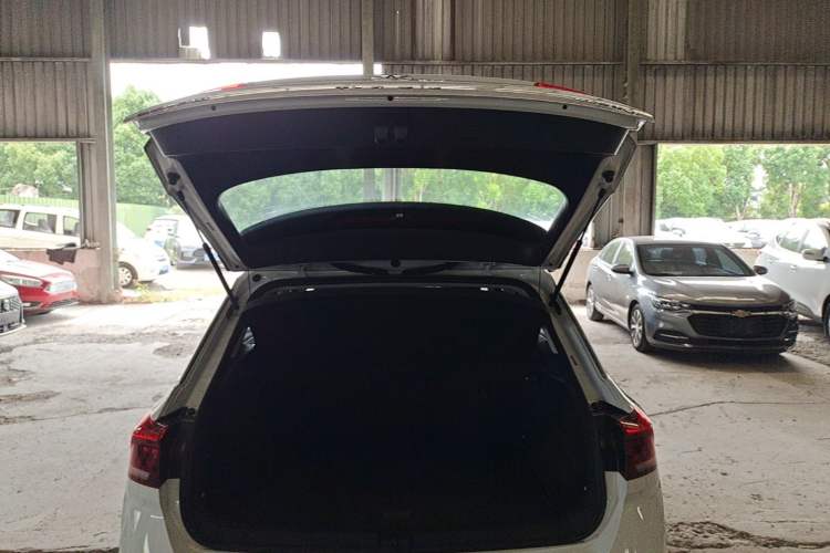 Used Volkswagen T-ROC 2020 230TSI DSG Two-Wheel Drive Advanced Version Trunk