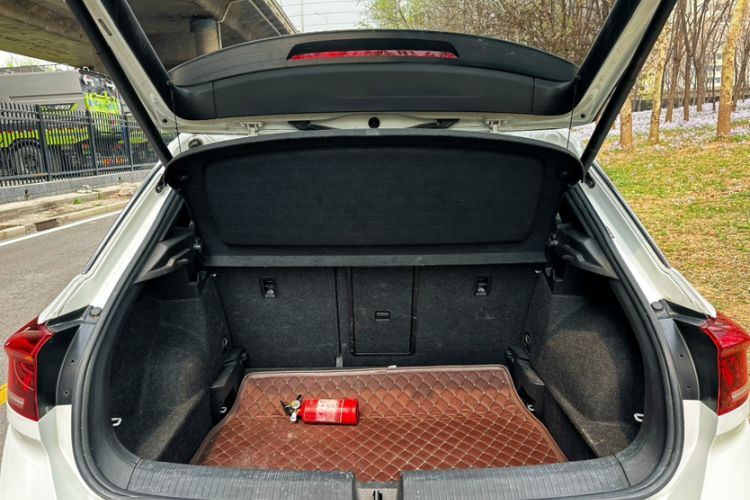 Used Volkswagen T-ROC 2020 280TSI DSG Two-Wheel-Drive Luxury Version Trunk