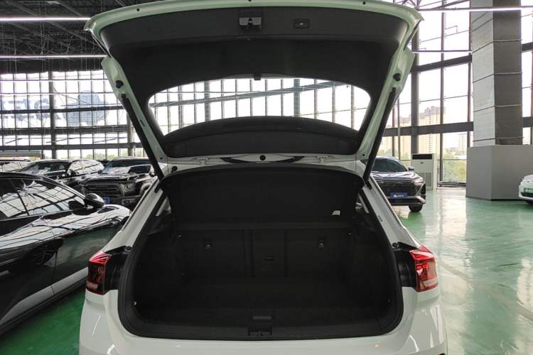 Used Volkswagen T-ROC 2020 280TSI DSG Two-Wheel Drive Comfort Version Trunk