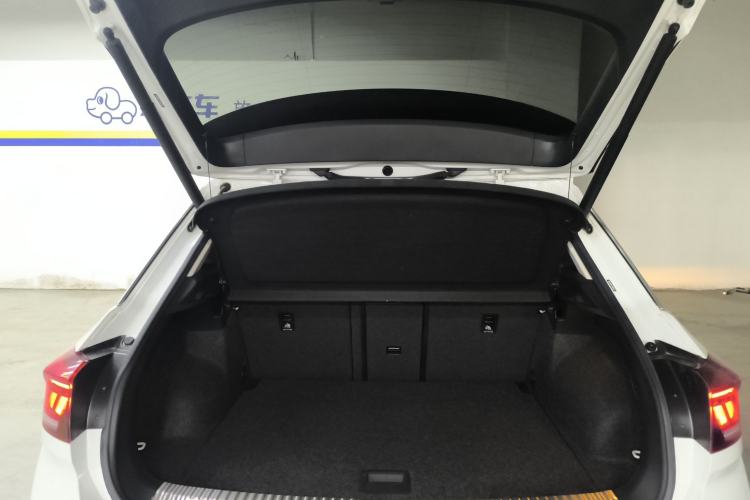 Used Volkswagen T-ROC 2020 280TSI DSG Two-Wheel Drive Comfort Version Trunk