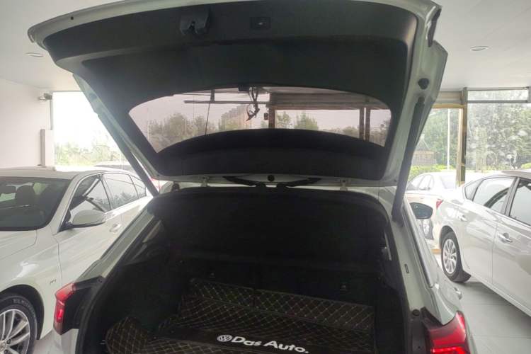 Used Volkswagen T-ROC 2020 280TSI DSG Two-Wheel Drive Comfort Version Trunk