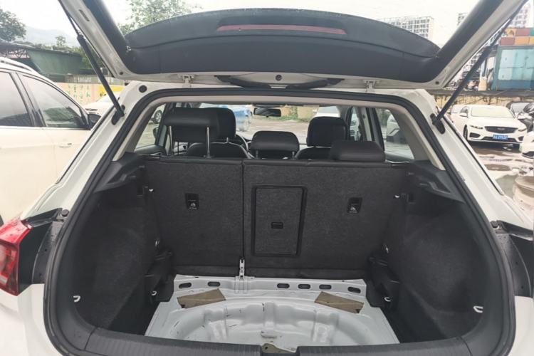 Used Volkswagen T-ROC  Trunk