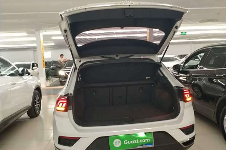 Used Volkswagen T-ROC 2020 230TSI DSG Two-Wheel Drive Advanced Version Trunk