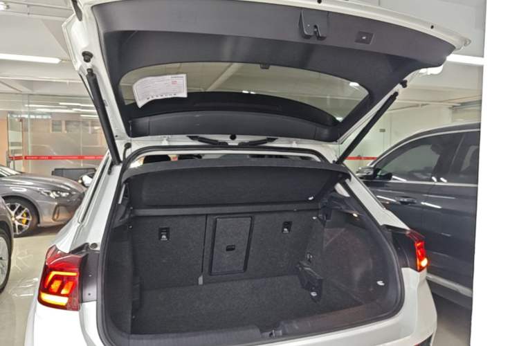 Used Volkswagen T-ROC 2020 280TSI DSG Two-Wheel Drive Comfort Version Trunk