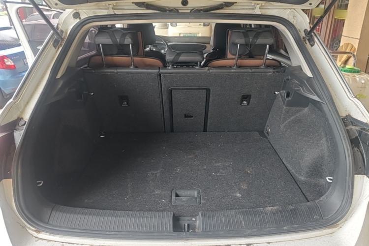 Used Volkswagen T-ROC 2020 280TSI DSG Two-Wheel-Drive Elite Version Trunk