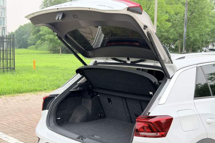 Used Volkswagen T-ROC 2020 280TSI DSG Two-Wheel Drive Comfort Version Trunk