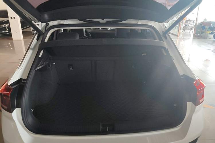 Used Volkswagen T-ROC 2020 280TSI DSG Two-Wheel Drive Comfort Version Trunk