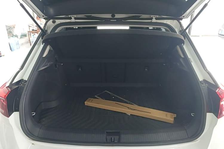 Used Volkswagen T-ROC 2020 230TSI DSG Two-Wheel Drive Advanced Version Trunk