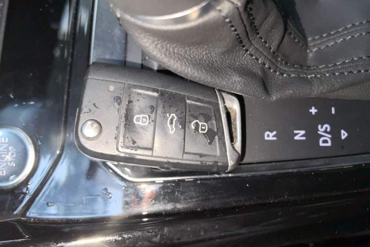 Used Volkswagen T-ROC 2020 280TSI DSG Two-Wheel Drive Comfort Version Vehicle Key
