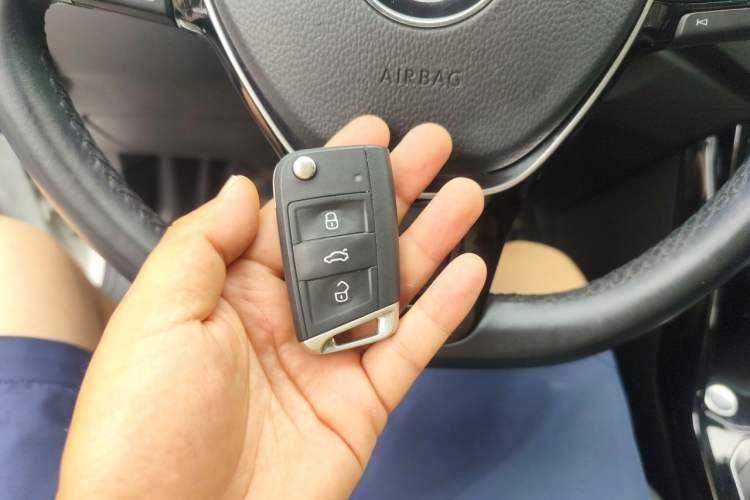 Used Volkswagen T-ROC 2020 280TSI DSG Two-Wheel Drive Comfort Version Vehicle Key