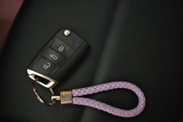 Used Volkswagen T-ROC 2020 280TSI DSG Two-Wheel Drive Comfort Version Vehicle Key