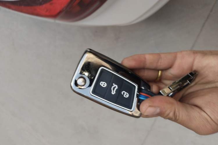 Used Volkswagen T-ROC 2020 230TSI DSG Two-Wheel Drive Advanced Version Vehicle Key