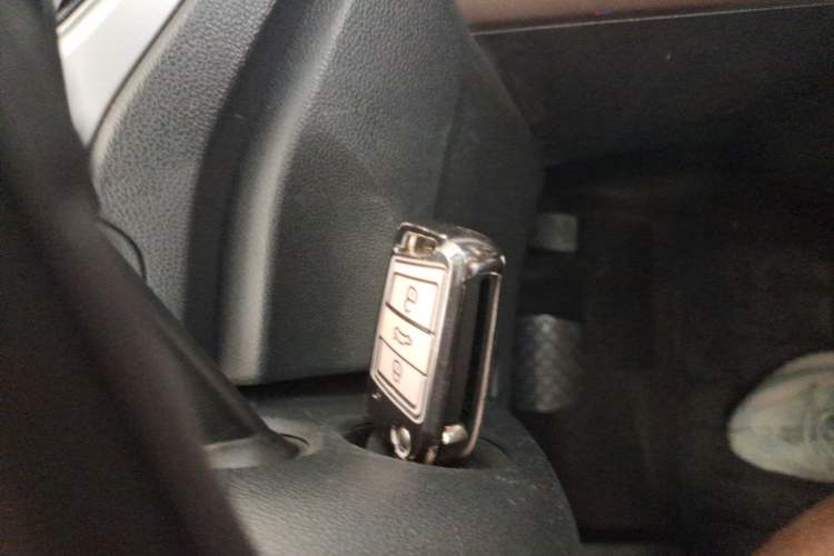 Used Volkswagen T-ROC 2020 230TSI DSG Two-Wheel Drive Advanced Version Vehicle Key
