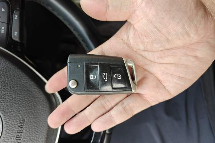 Used Volkswagen T-ROC 2020 230TSI DSG Two-Wheel Drive Advanced Version Vehicle Key