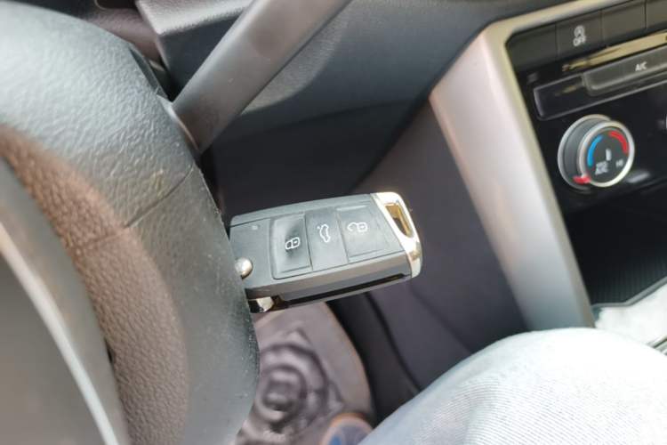 Used Volkswagen T-ROC 2020 230TSI DSG Two-Wheel Drive Advanced Version Vehicle Key