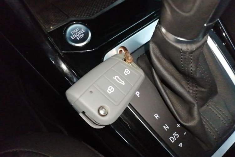 Used Volkswagen T-ROC 2020 280TSI DSG Two-Wheel Drive Comfort Version Vehicle Key