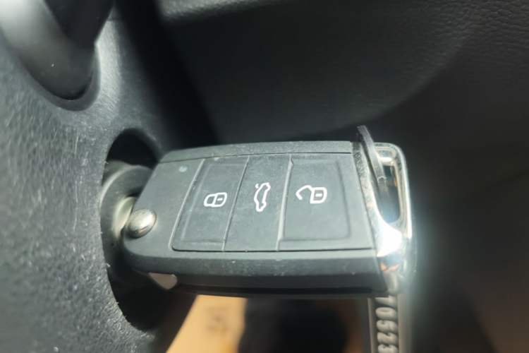 Used Volkswagen T-ROC  Vehicle Key
